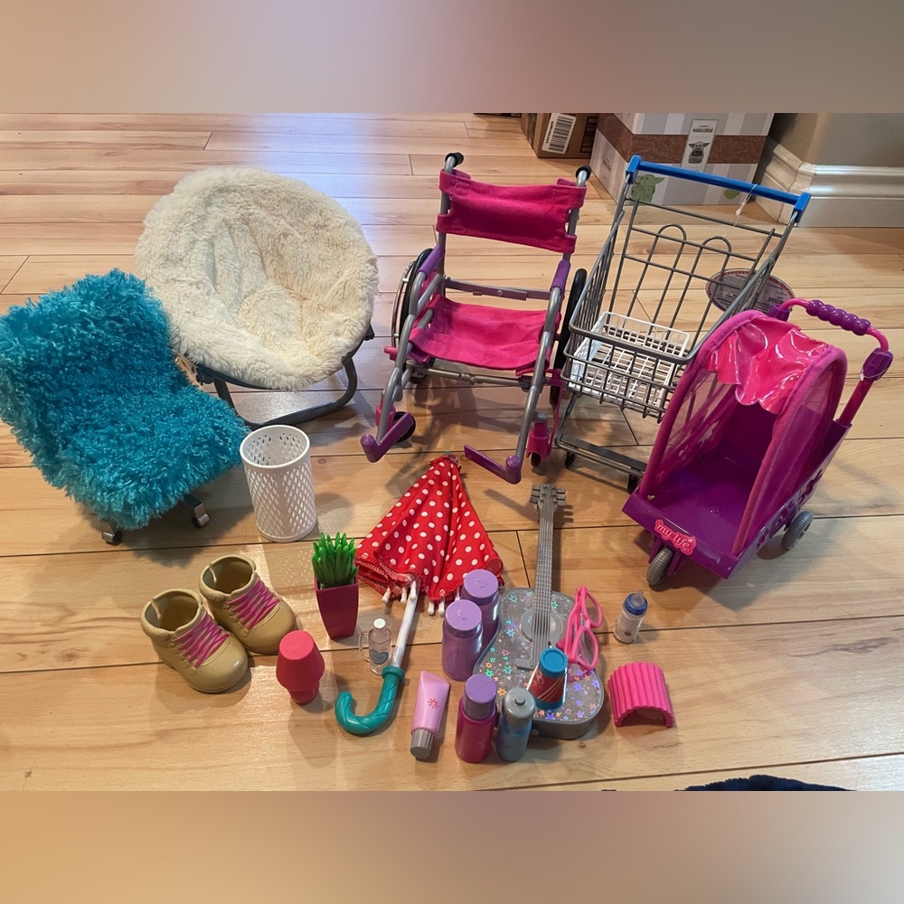 18 inch Doll Accessory Set (Our generation, journey girl etc)